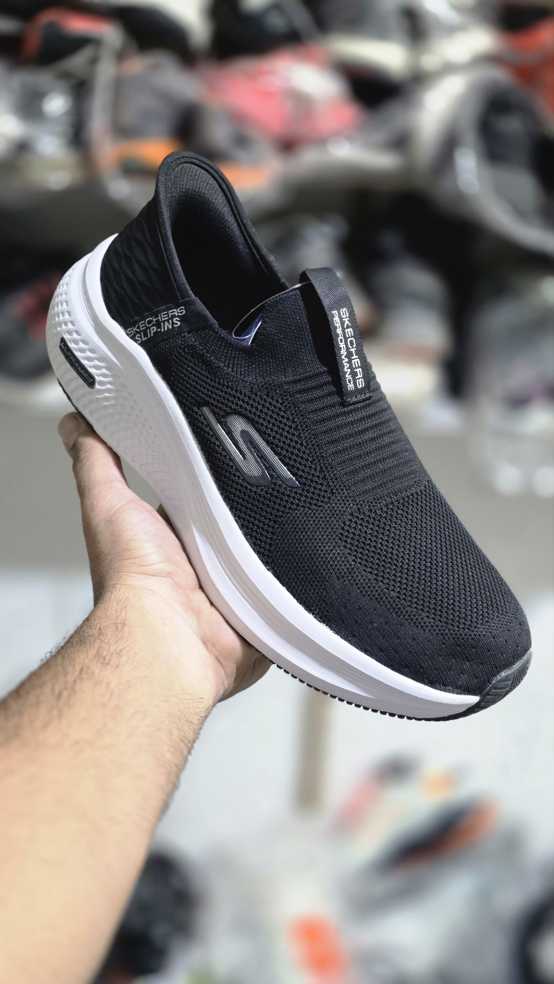 کتونی مسترکوالیتی اسکیچرز مکس کوشن/سایز 42،44/Skechers Max Cushioning/ ساخت ویتنام/ ضمانت کالا