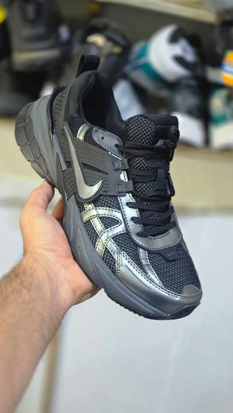 کتونی نایک وی تو کی/سایز 40،43/ساخت ویتنام/Nike V2k Run/ضمانت کالا/فروش تک و عمده