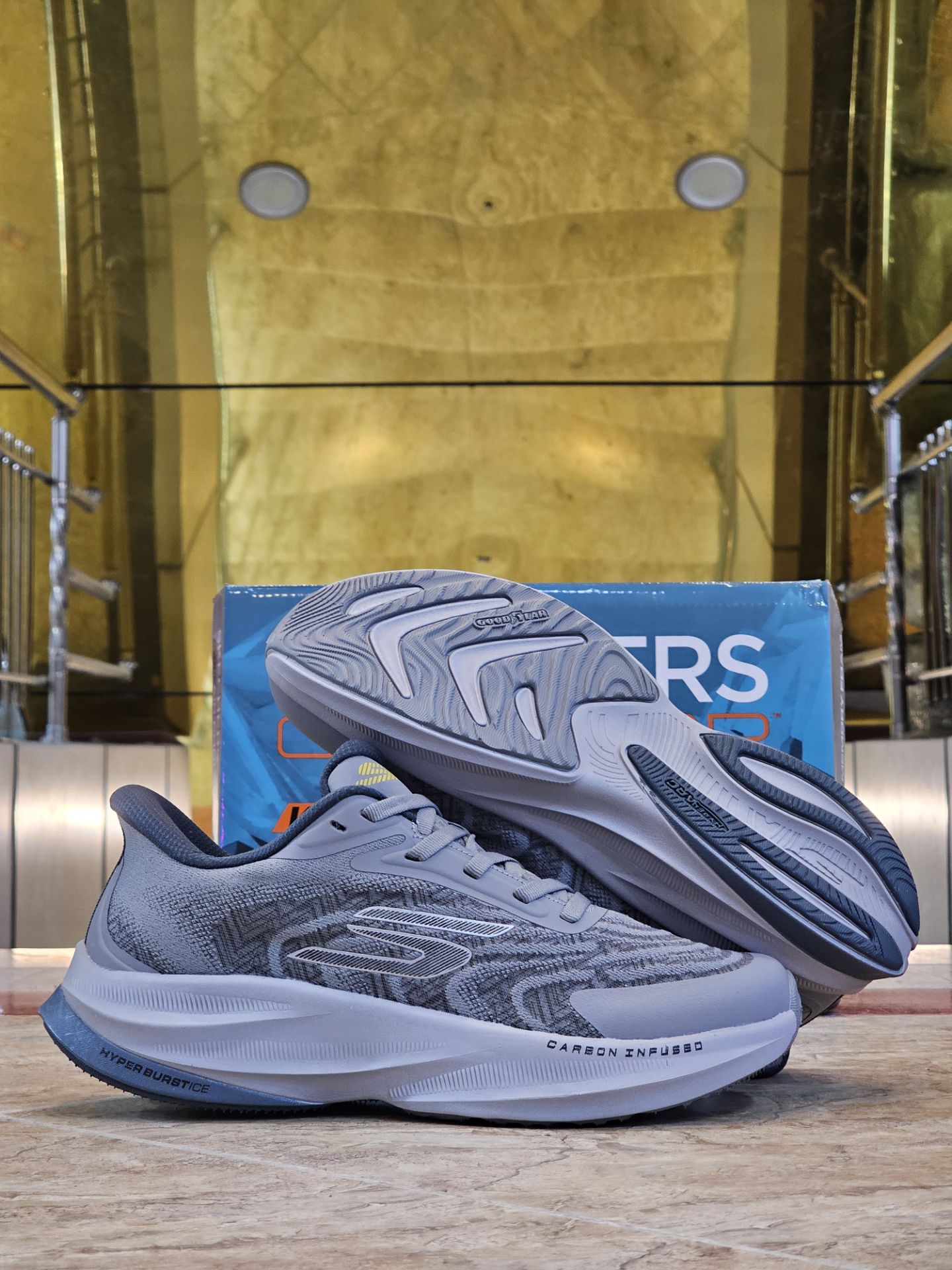 کتونی اسکیچرز هایپربرست کربن مسترکوالیتی /سایز 40 الی 45 /ساخت ویتنام /Skechers Hyperburst Carbon /ضمانت کالا /فروش به صورت تک و عمده