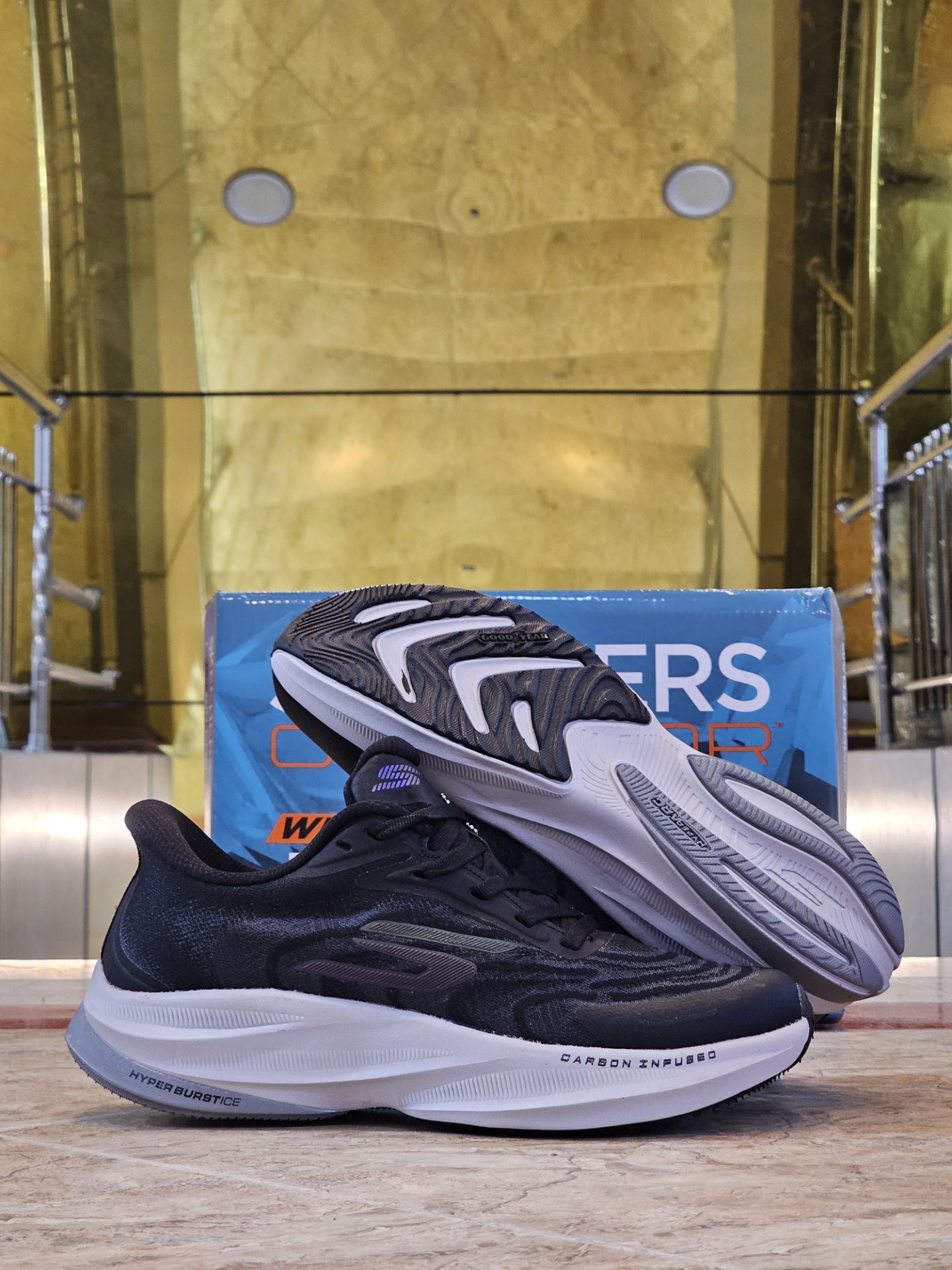 کتونی اسکیچرز هایپربرست کربن مسترکوالیتی /سایز 40 الی 45 /ساخت ویتنام /Skechers Hyperburst Carbon /ضمانت کالا /فروش به صورت تک و عمده