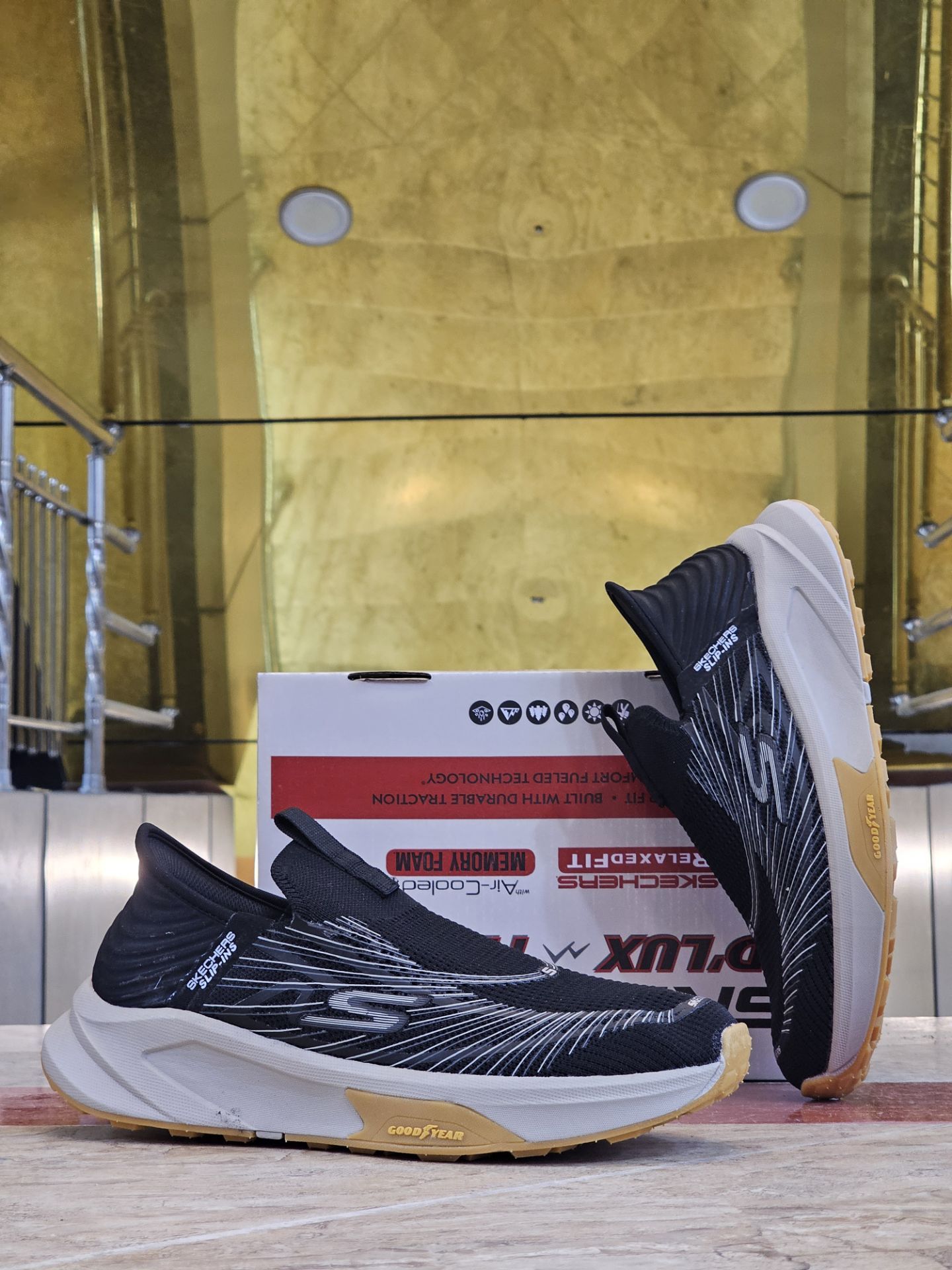 کتونی طبی اسکیچرز بدون بند/Skechers Slip Ins/سایز۴۰ الی ۴۵/ ساخت ویتنام/ضمانت کالا/فروش تک و عمده
