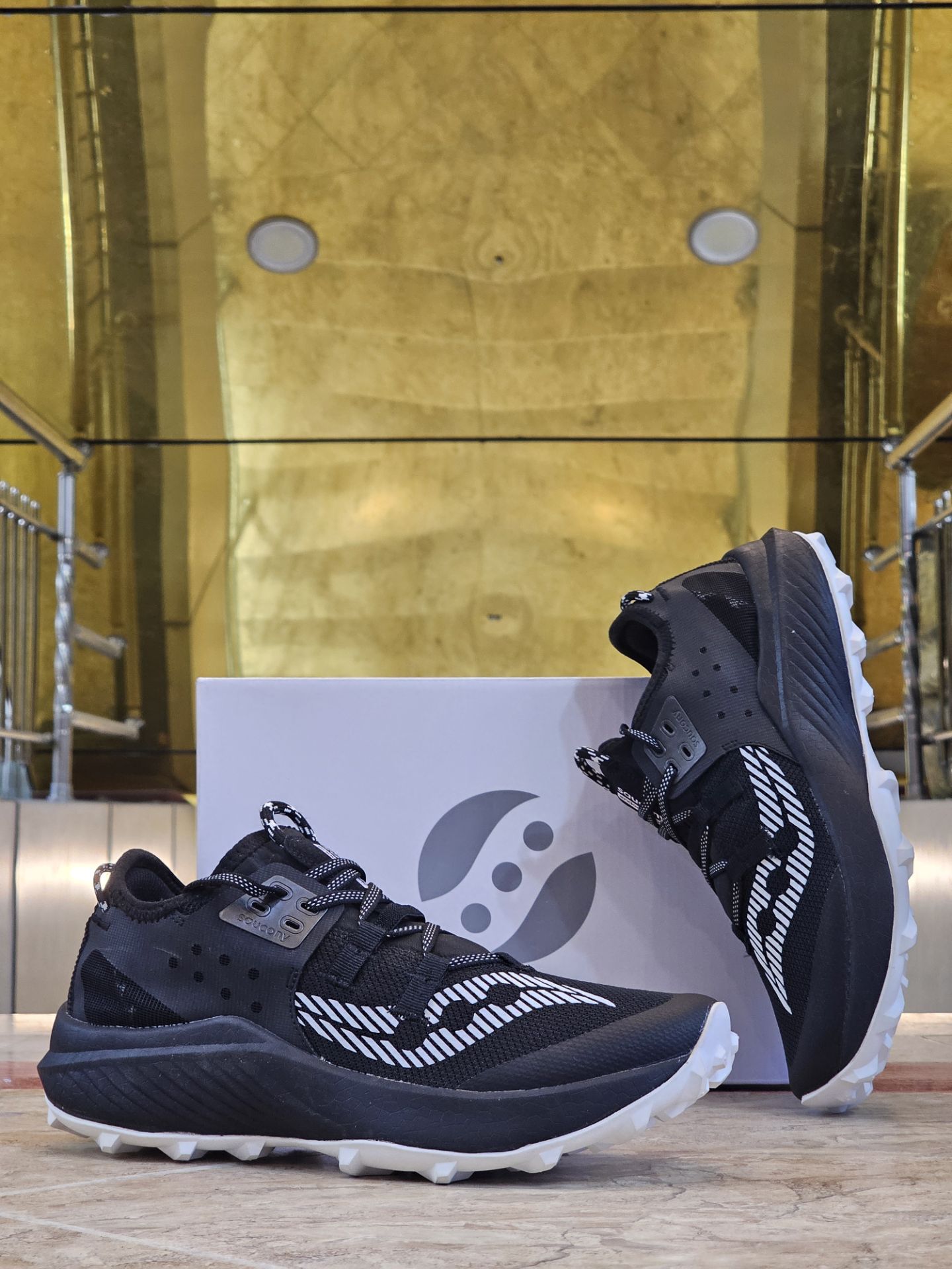 کتونی رانینگ و تریل ساکونی اندورفین ریفت مسترکوالیتی/سایز ۴۰ الی ۴۵/ساخت ویتنام/Saucony Endorphin Rift/ضمانت کالا/فروش تک و عمده
