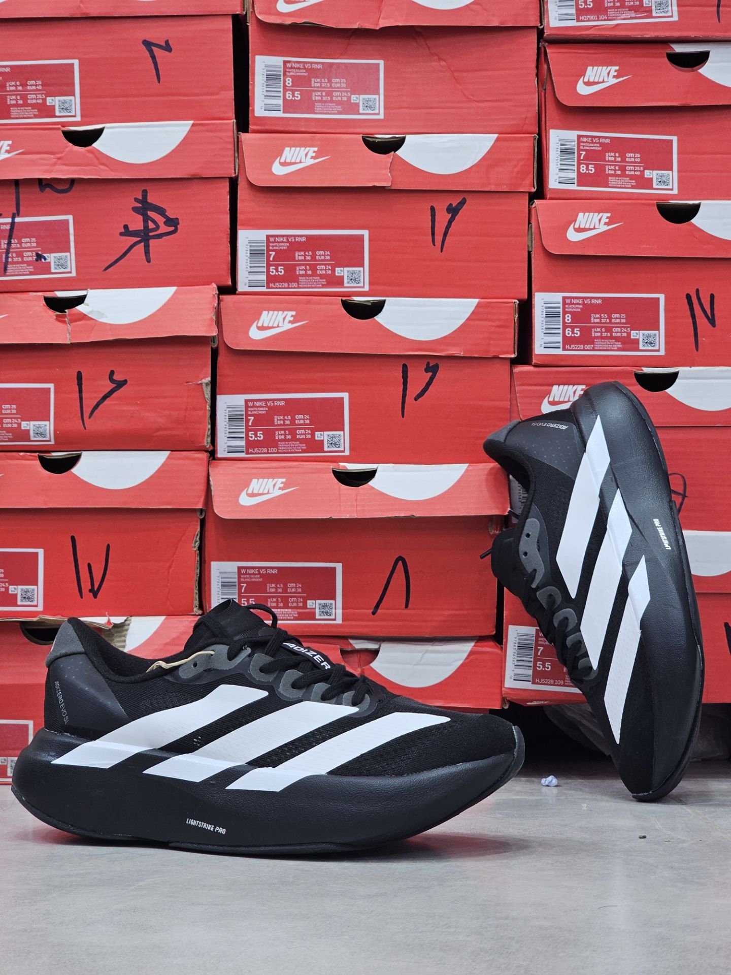 کتونی آدیداس آدی زیرو پرو 4 مسترکوالیتی/سایز ۳۸ الی ۴۵/ساخت ویتنام/Adidas Adizero Pro 4/ضمانت کالا/فروش تک و عمده