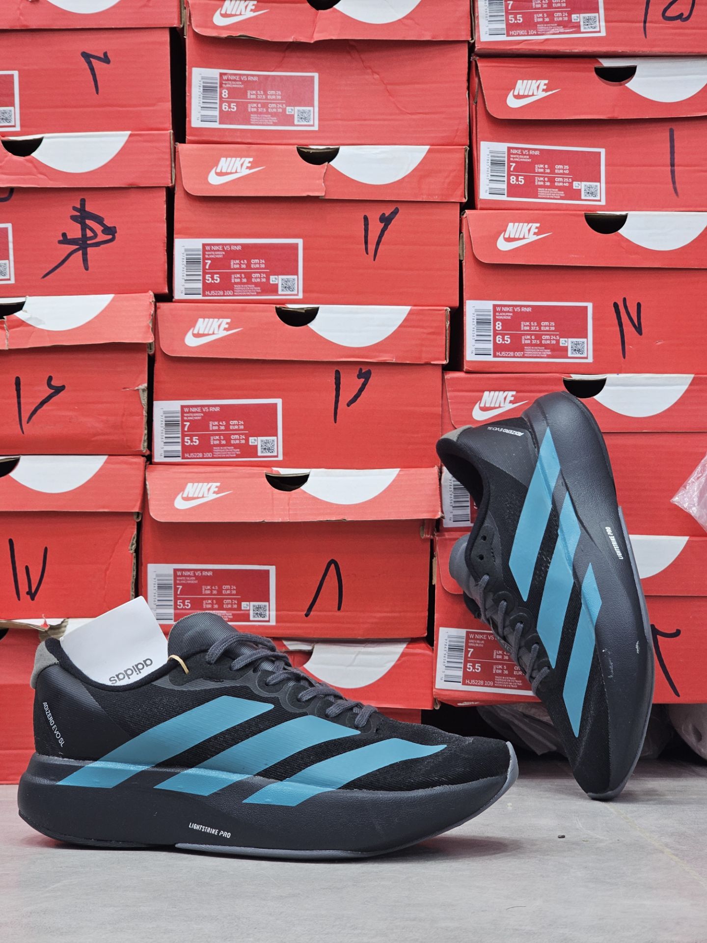کتونی آدیداس آدی زیرو پرو 4 مسترکوالیتی/سایز ۳۸ الی ۴۵/ساخت ویتنام/Adidas Adizero Pro 4/ضمانت کالا/فروش تک و عمده