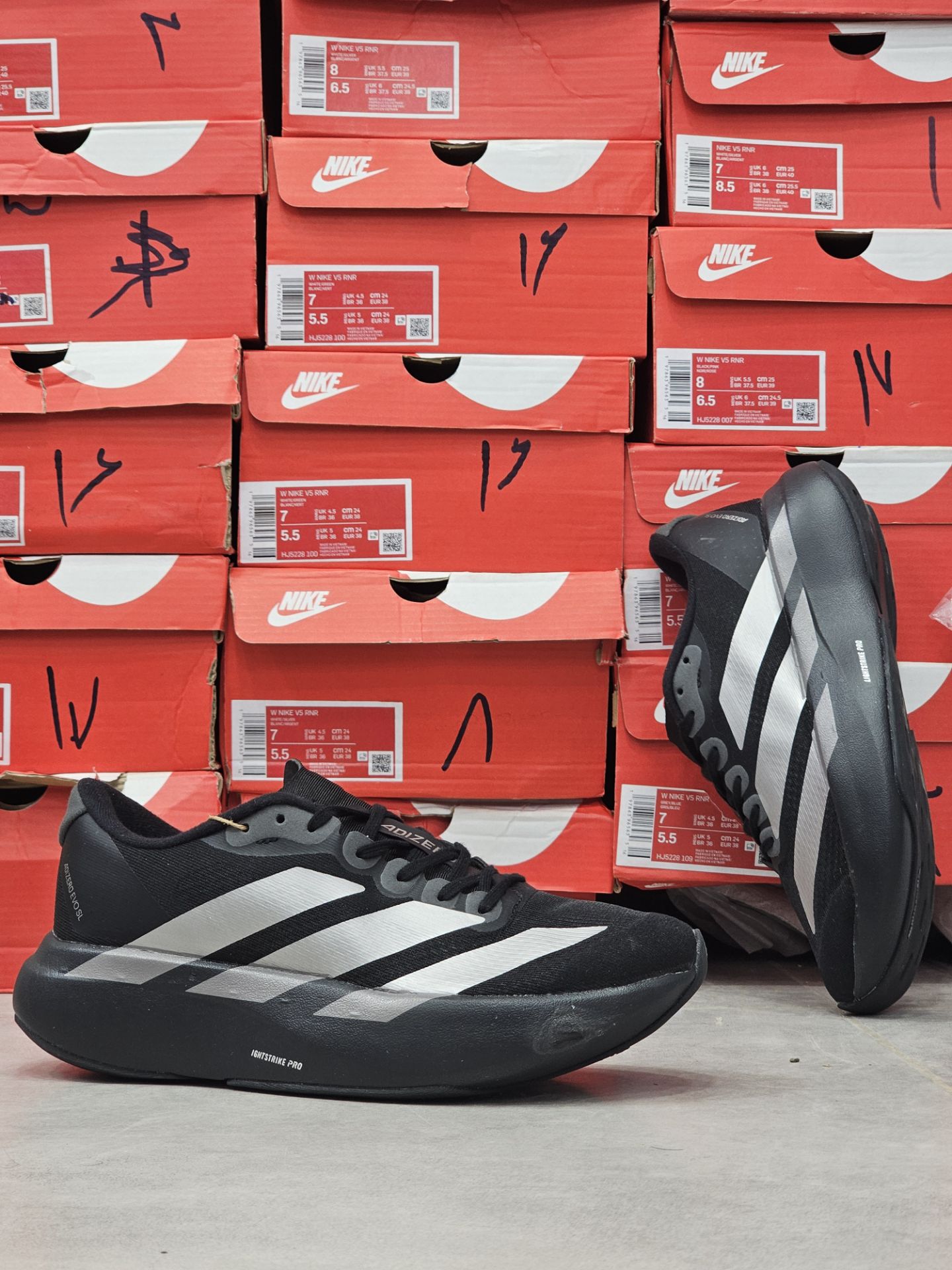 کتونی آدیداس آدی زیرو پرو 4 مسترکوالیتی/سایز ۳۸ الی ۴۵/ساخت ویتنام/Adidas Adizero Pro 4/ضمانت کالا/فروش تک و عمده