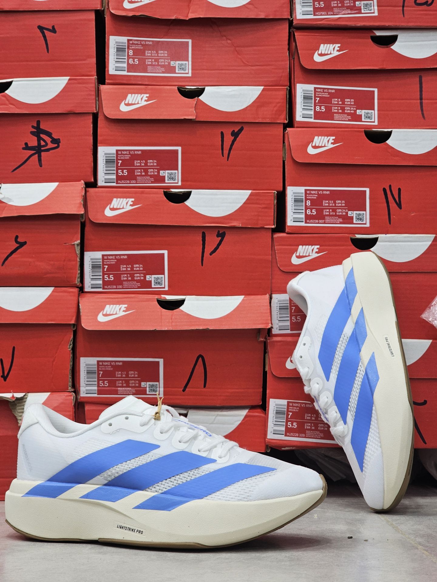 کتونی آدیداس آدی زیرو پرو 4 مسترکوالیتی/سایز ۳۸ الی ۴۵/ساخت ویتنام/Adidas Adizero Pro 4/ضمانت کالا/فروش تک و عمده