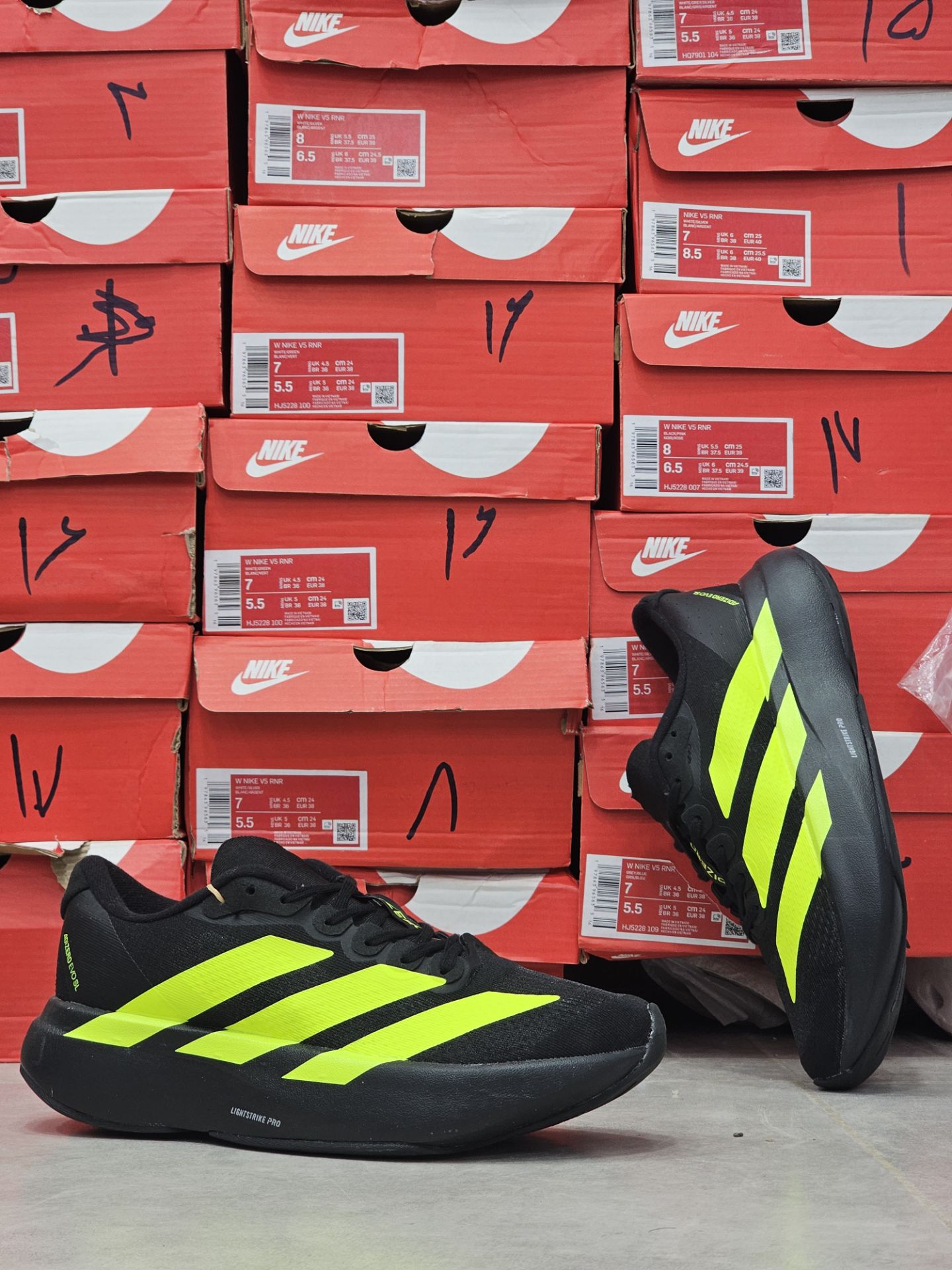 کتونی آدیداس آدی زیرو پرو 4 مسترکوالیتی/سایز ۳۸ الی ۴۵/ساخت ویتنام/Adidas Adizero Pro 4/ضمانت کالا/فروش تک و عمده