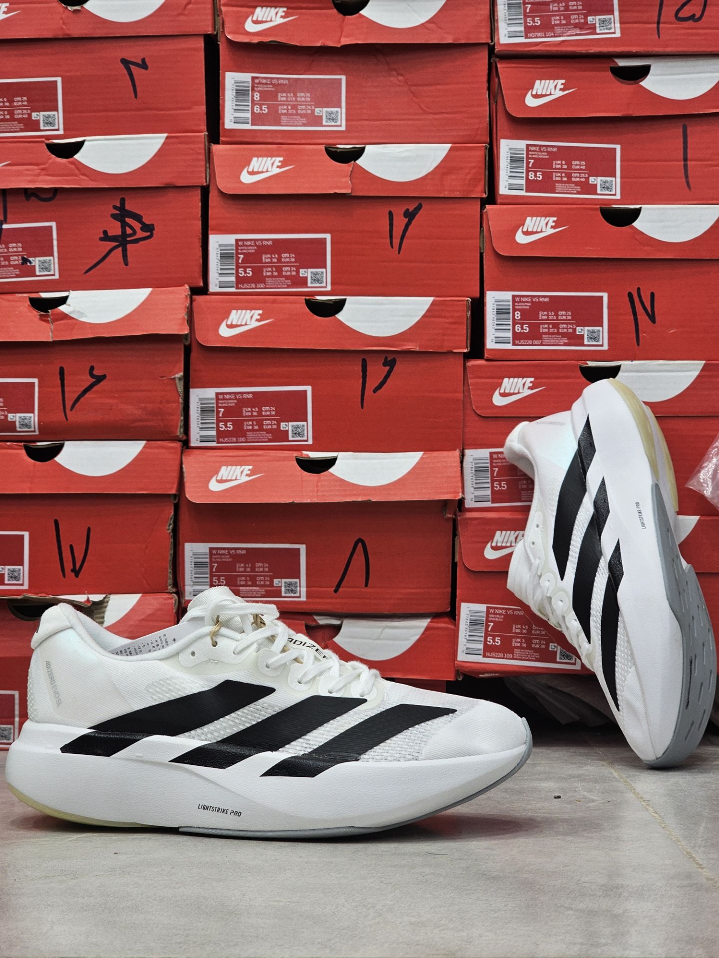 کتونی آدیداس آدی زیرو پرو 4 مسترکوالیتی/سایز ۳۸ الی ۴۵/ساخت ویتنام/Adidas Adizero Pro 4/ضمانت کالا/فروش تک و عمده