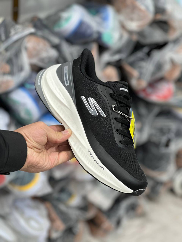 کتونی اسکیچرز هایپربرست کربن مسترکوالیتی /سایز 40 الی 45 /ساخت ویتنام /Skechers Hyperburst Carbon /ضمانت کالا /فروش به صورت تک و عمده