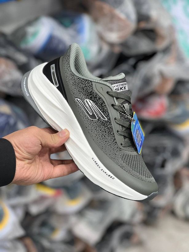 کتونی اسکیچرز هایپربرست کربن مسترکوالیتی /سایز 40 الی 45 /ساخت ویتنام /Skechers Hyperburst Carbon /ضمانت کالا /فروش به صورت تک و عمده