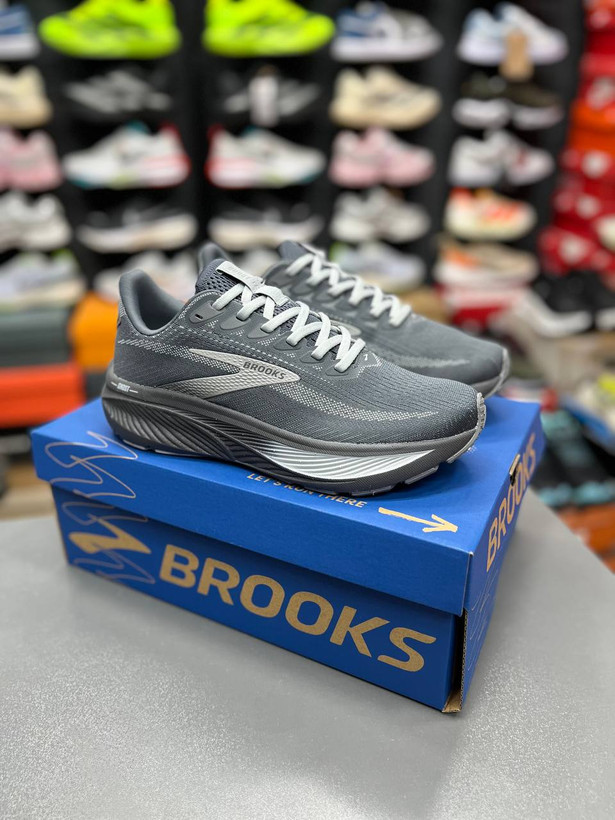کتونی بروکس گاست ۱۷ مسترکوالیتی /سایز ۴۰ الی 45 /ساخت ویتنام /Brooks Ghost 1۷ /ضمانت کالا /فروش تک و عمده