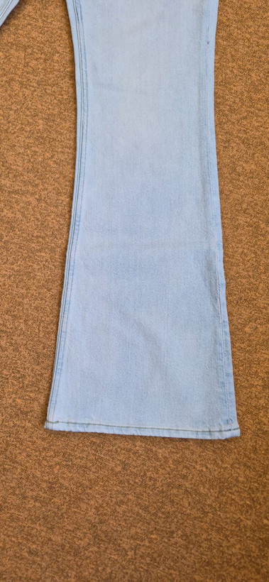 شلوار جین اورجینال بوت کات زنانه ابرند دنیم (DENIM) پاکستانی سایز ۳۸ تا ۴۸ قد ۱۰۵ رنگ آبی روشن