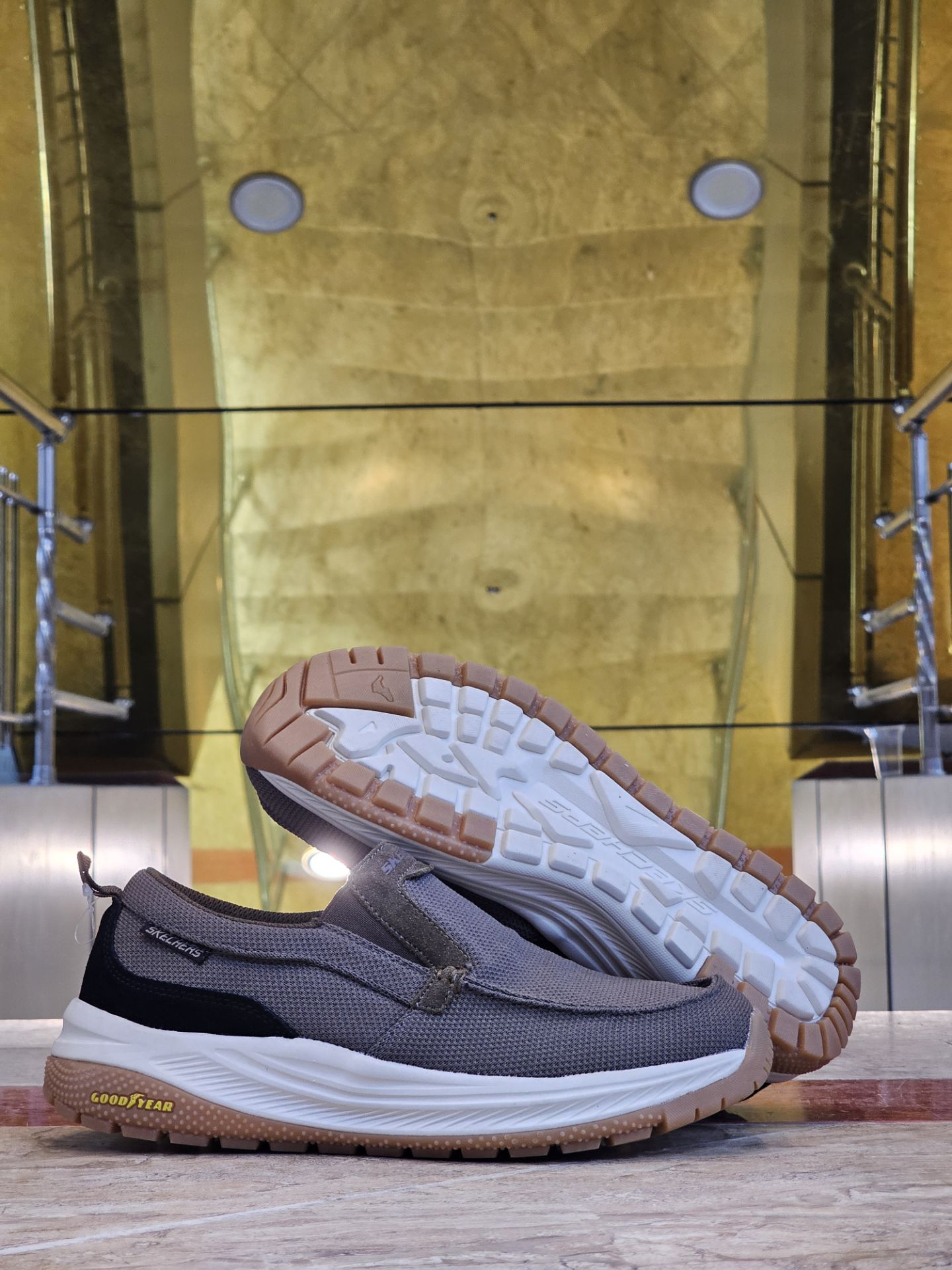کتونی طبی اسکیچرز بدون بند/Skechers Slip Ins/سایز۴۰ الی ۴۵/ ساخت ویتنام/ضمانت کالا/فروش تک و عمده