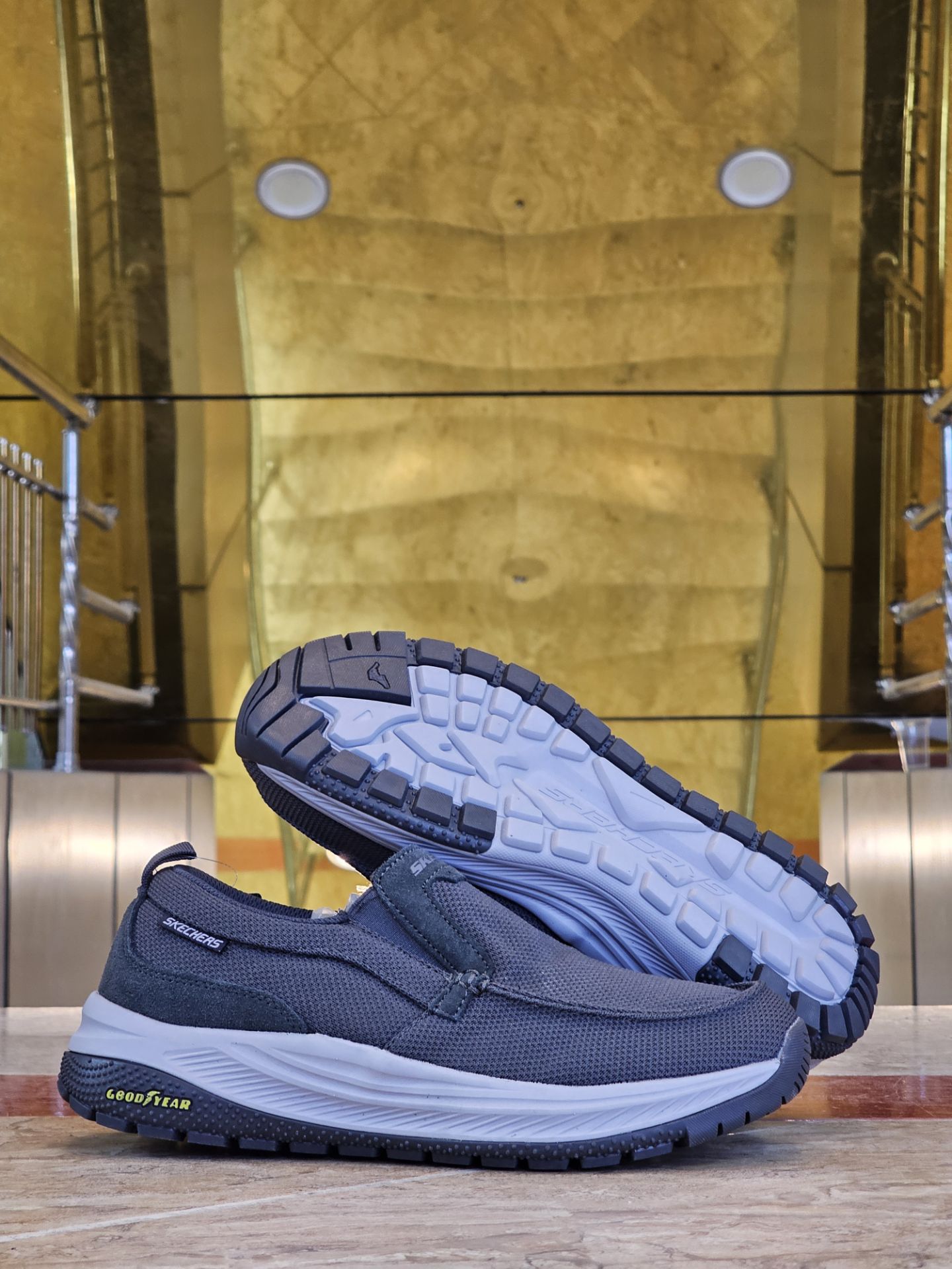 کتونی طبی اسکیچرز بدون بند/Skechers Slip Ins/سایز۴۰ الی ۴۵/ ساخت ویتنام/ضمانت کالا/فروش تک و عمده