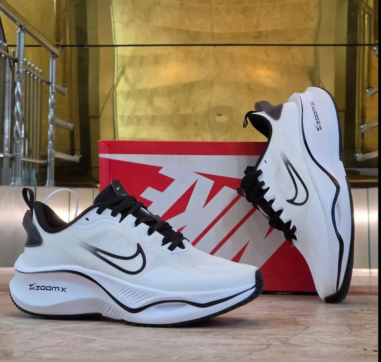 کتونی نایک زوم ایکس لبخندی /سایز ۴۰ الی ۴۵ /ساخت ویتنام / Nike ZoomX Vietnam /ضمانت کالا /فروش تک و عمده