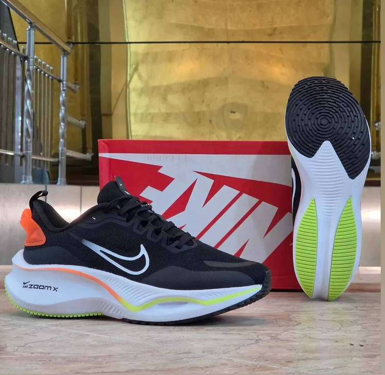 کتونی نایک زوم ایکس لبخندی /سایز ۴۰ الی ۴۵ /ساخت ویتنام / Nike ZoomX Vietnam /ضمانت کالا /فروش تک و عمده