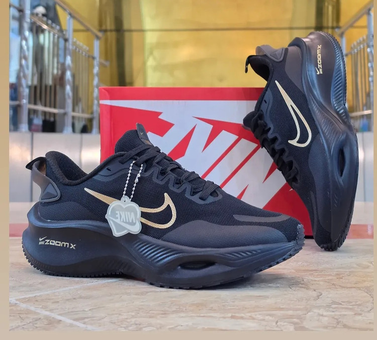 کتونی نایک زوم ایکس لبخندی /سایز ۴۰ الی ۴۵ /ساخت ویتنام / Nike ZoomX Vietnam /ضمانت کالا /فروش تک و عمده