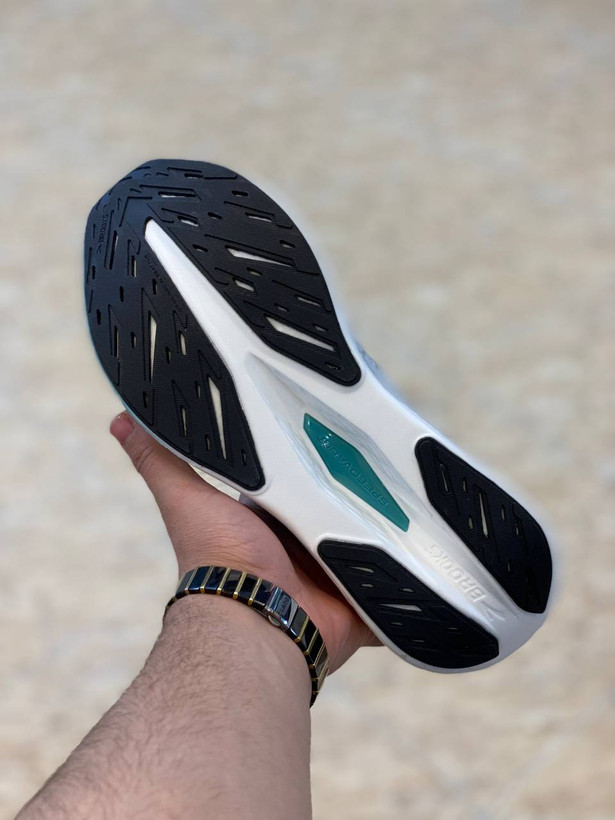 کتونی بروکس هایپریون مکس /سایزبندی 40تا45 /ساخت ویتنام /Brooks Hyperion Max /ضمانت کالا /فروش تک و عمده