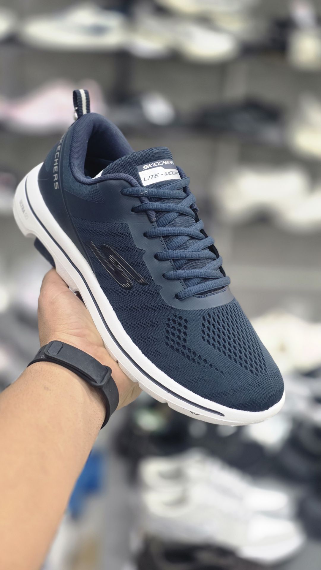 کتونی سایز بزرگ اسکیچرز اولترا گو مسترکوالیتی /سایز ۴۰ الی ۴۸ /Skechers Ultra Go /ساخت ویتنام /ضمانت کالا /فروش تک و عمده