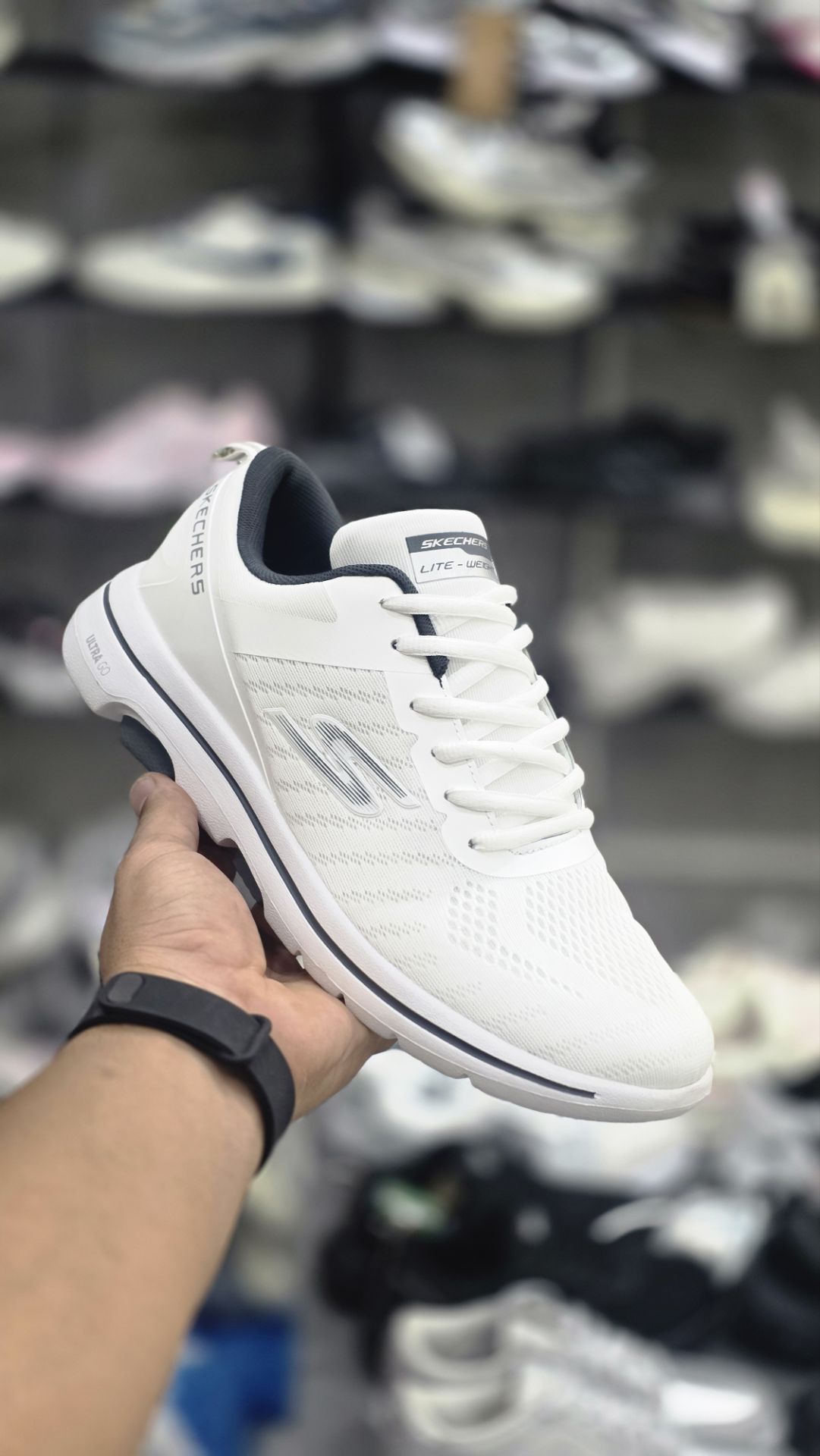 کتونی سایز بزرگ اسکیچرز اولترا گو مسترکوالیتی /سایز ۴۰ الی ۴۸ /Skechers Ultra Go /ساخت ویتنام /ضمانت کالا /فروش تک و عمده