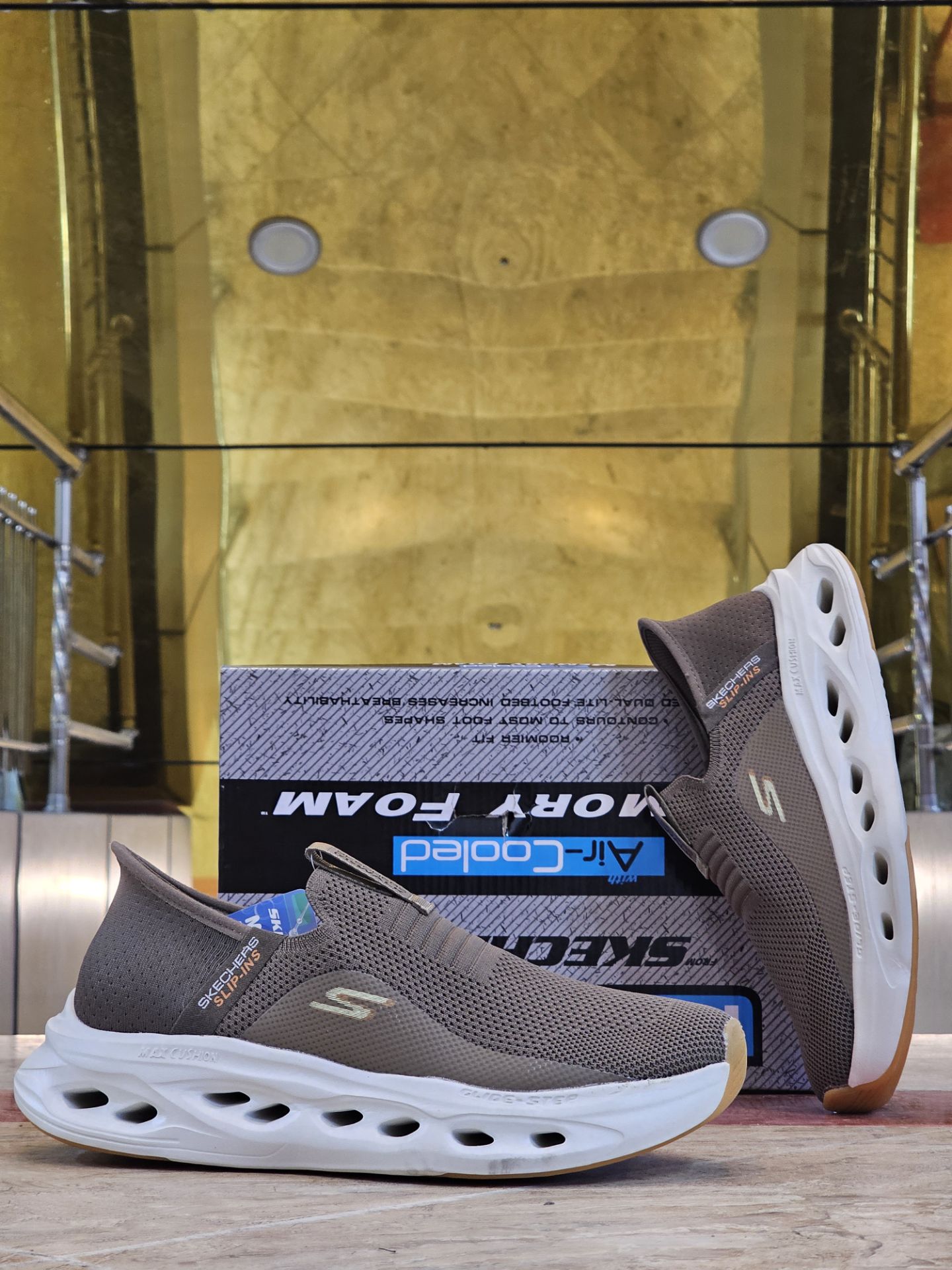 کتونی طبی اسکیچرز بدون بند/Skechers Slip Ins/سایز۴۰ الی ۴۵/ ساخت ویتنام/ضمانت کالا/فروش تک و عمده