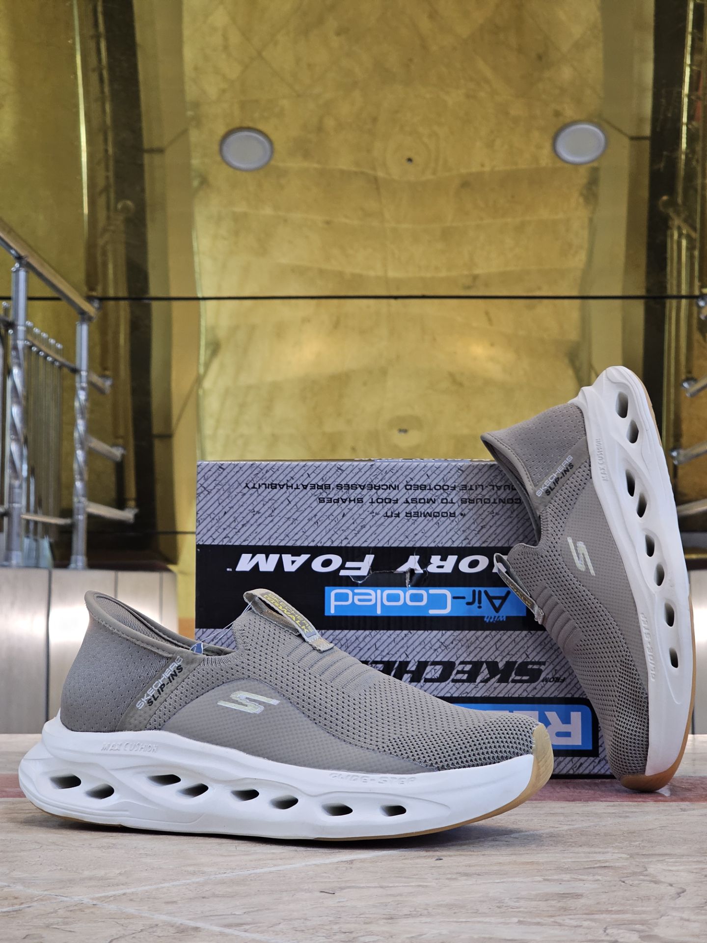 کتونی طبی اسکیچرز بدون بند/Skechers Slip Ins/سایز۴۰ الی ۴۵/ ساخت ویتنام/ضمانت کالا/فروش تک و عمده