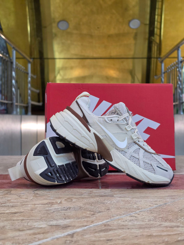 کتونی نایک وی تو کی مسترکوالیتی /سایز ۳8 الی ۴۵ /ساخت ویتنام /Nike V2k Run /ضمانت کالا /فروش تک و عمده