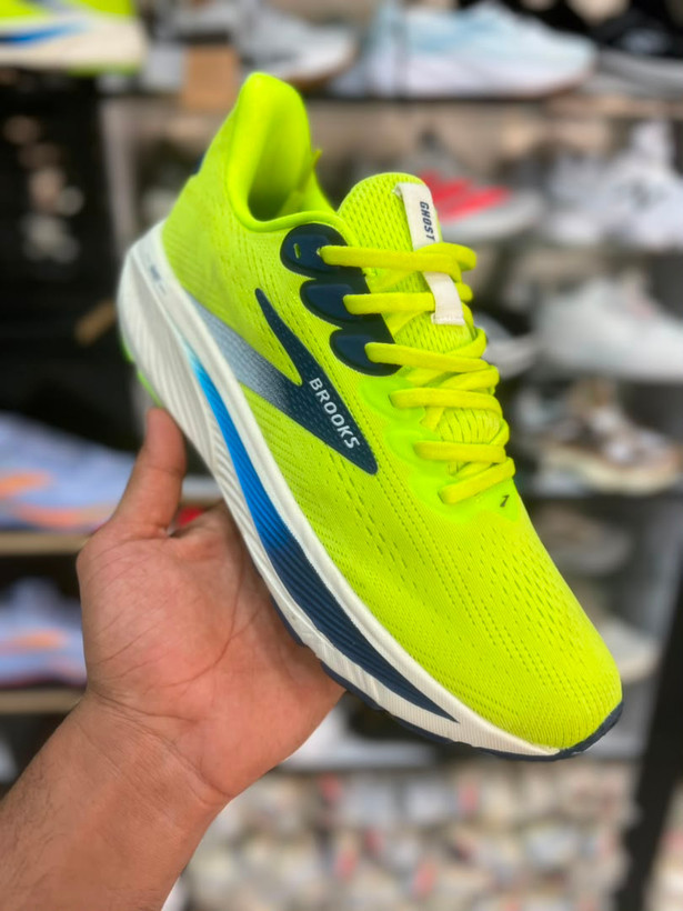 کتونی بروکس گاست ۱۷ مسترکوالیتی /سایز ۴۰ الی 45 /ساخت ویتنام /Brooks Ghost 1۷ /ضمانت کالا /فروش تک و عمده