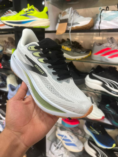کتونی بروکس گاست ۱۷ مسترکوالیتی /سایز ۴۰ الی 45 /ساخت ویتنام /Brooks Ghost 1۷ /ضمانت کالا /فروش تک و عمده
