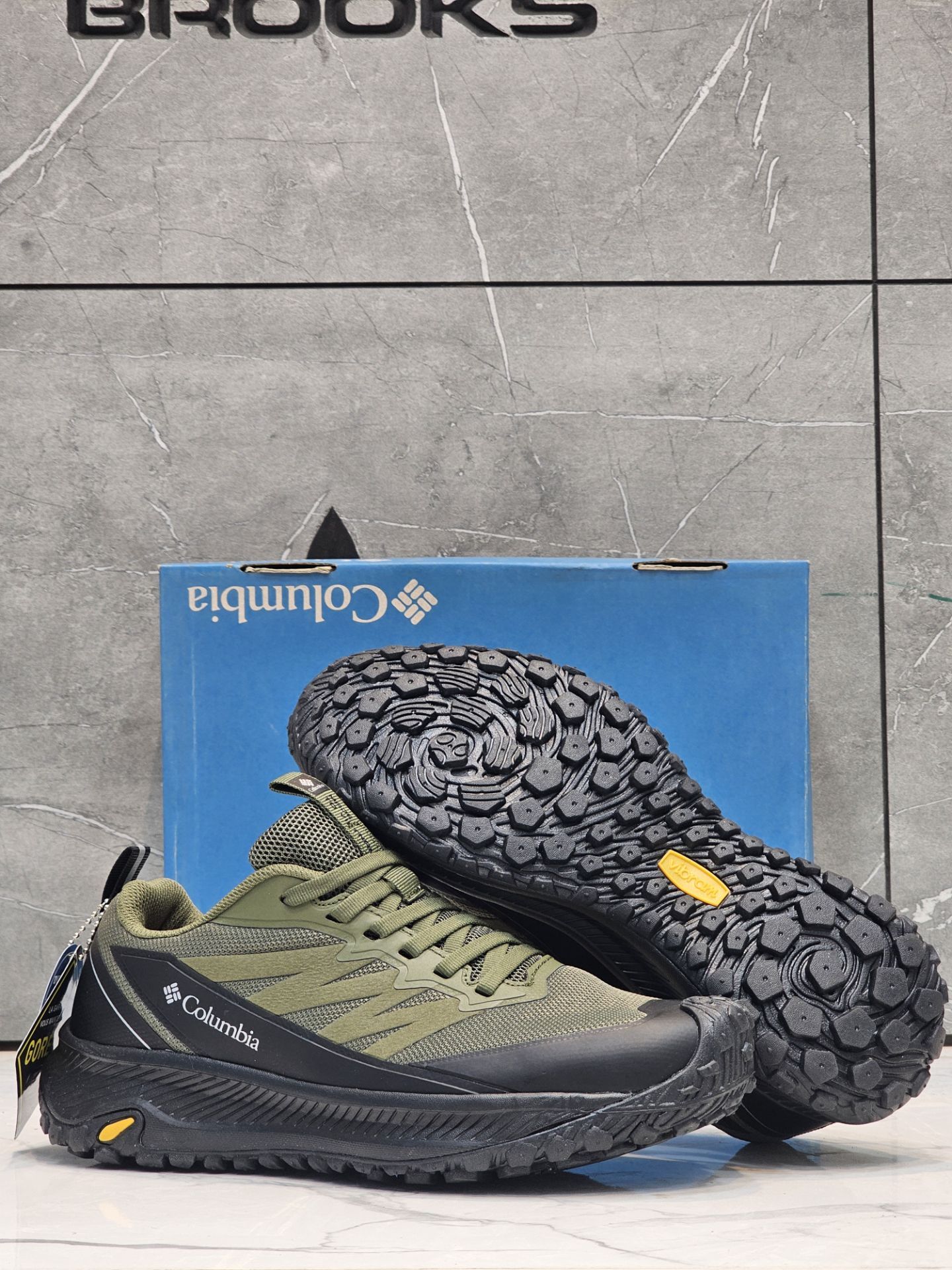 کتونی طبیعت گردی کلمبیا ضدآب مردانه مسترکوالیتی /سایز 40 الی 45 /ساخت ویتنام /Columbia GORE-TEX /ضمانت کالا /فروش تک و عمده