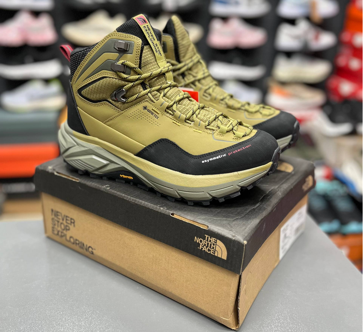بوت کوهنوردی و طبیعت‌گردی نورث فیس ضدآب سایز ۴۰ الی ۴۵ The North Face GORE-TEX
