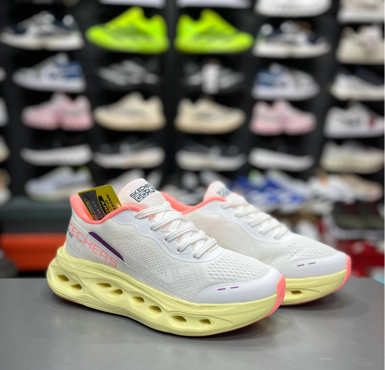 کتونی اسکیچرز اسلیپ/Skechers Slip Ins/سایز۳۷ الی ۴۰/ ساخت ویتنام/ضمانت کالا/فروش تک و عمده