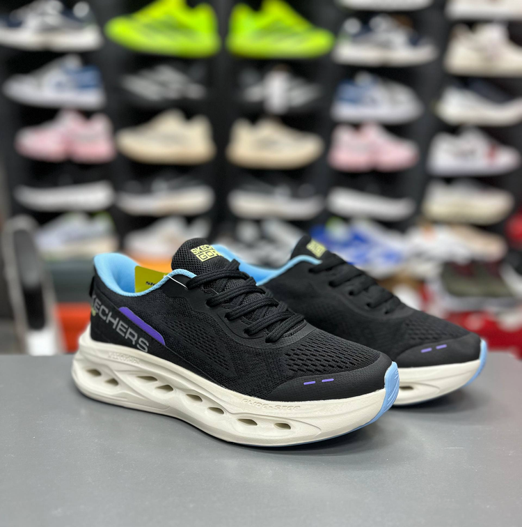 کتونی اسکیچرز اسلیپ/Skechers Slip Ins/سایز۳۷ الی ۴۰/ ساخت ویتنام/ضمانت کالا/فروش تک و عمده