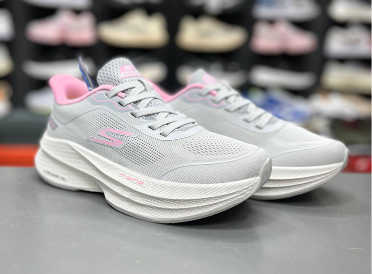کتونی اسکیچرز هایپربرست کربن مسترکوالیتی /سایز ۳۷ الی ۴۰ /ساخت ویتنام /Skechers Hyperburst Carbon /ضمانت کالا /فروش به صورت تک و عمده