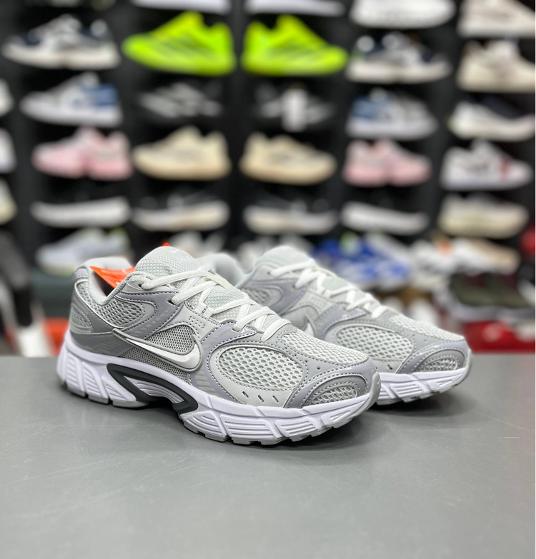 كتونی نایک وى فايو کی مسترکوالیتی/Nike V5K Run/ سایزبندی۳۷ الی ۴۵/ساخت ویتنام/ضمانت اصالت كالا/فروش به صورت تک و عمده
