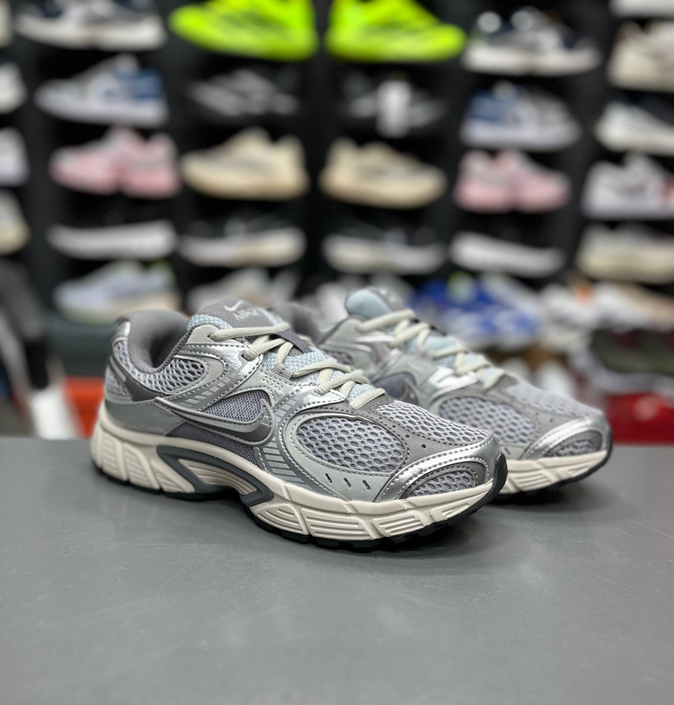 كتونی نایک وى فايو کی مسترکوالیتی/Nike V5K Run/ سایزبندی۳۷ الی ۴۵/ساخت ویتنام/ضمانت اصالت كالا/فروش به صورت تک و عمده
