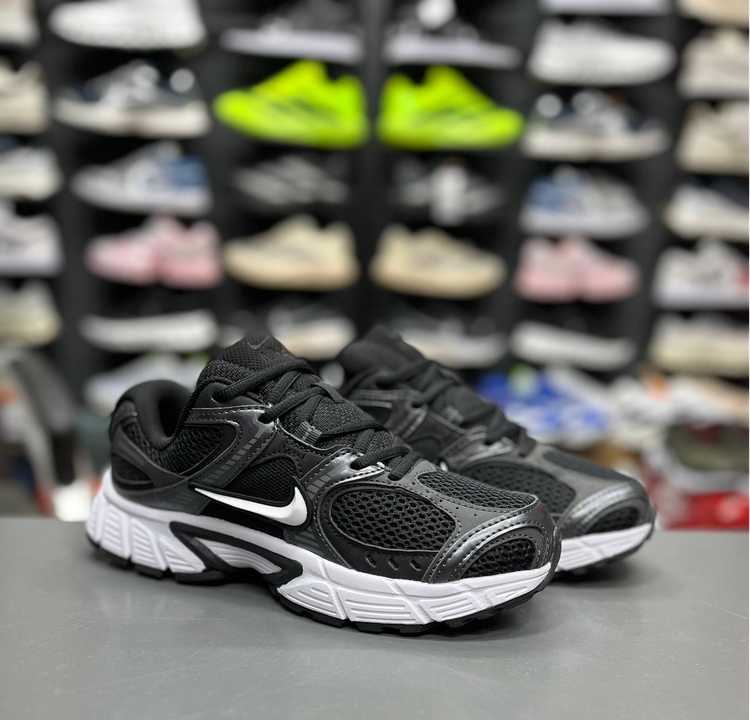 كتونی نایک وى فايو کی مسترکوالیتی/Nike V5K Run/ سایزبندی۳۷ الی ۴۵/ساخت ویتنام/ضمانت اصالت كالا/فروش به صورت تک و عمده