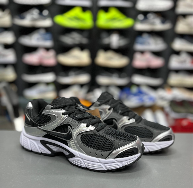 كتونی نایک وى فايو کی مسترکوالیتی/Nike V5K Run/ سایزبندی۳۷ الی ۴۵/ساخت ویتنام/ضمانت اصالت كالا/فروش به صورت تک و عمده