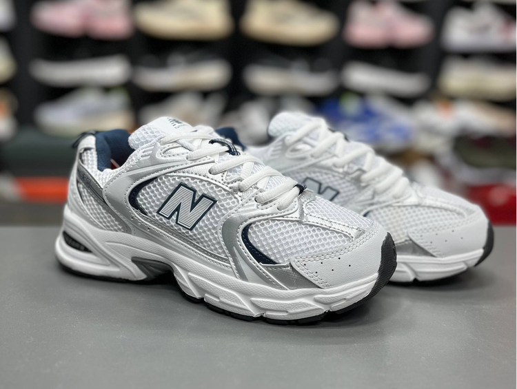 کتونی مسترکوالیتی نیوبالانس ۵۳۰/سایز ۳۷ الی ۴۵/New Balance 530/ساخت ویتنام/فروش عمده و تک