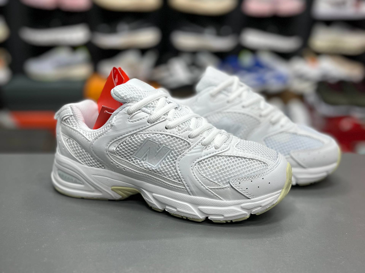 کتونی مسترکوالیتی نیوبالانس ۵۳۰/سایز ۳۷ الی ۴۵/New Balance 530/ساخت ویتنام/فروش عمده و تک