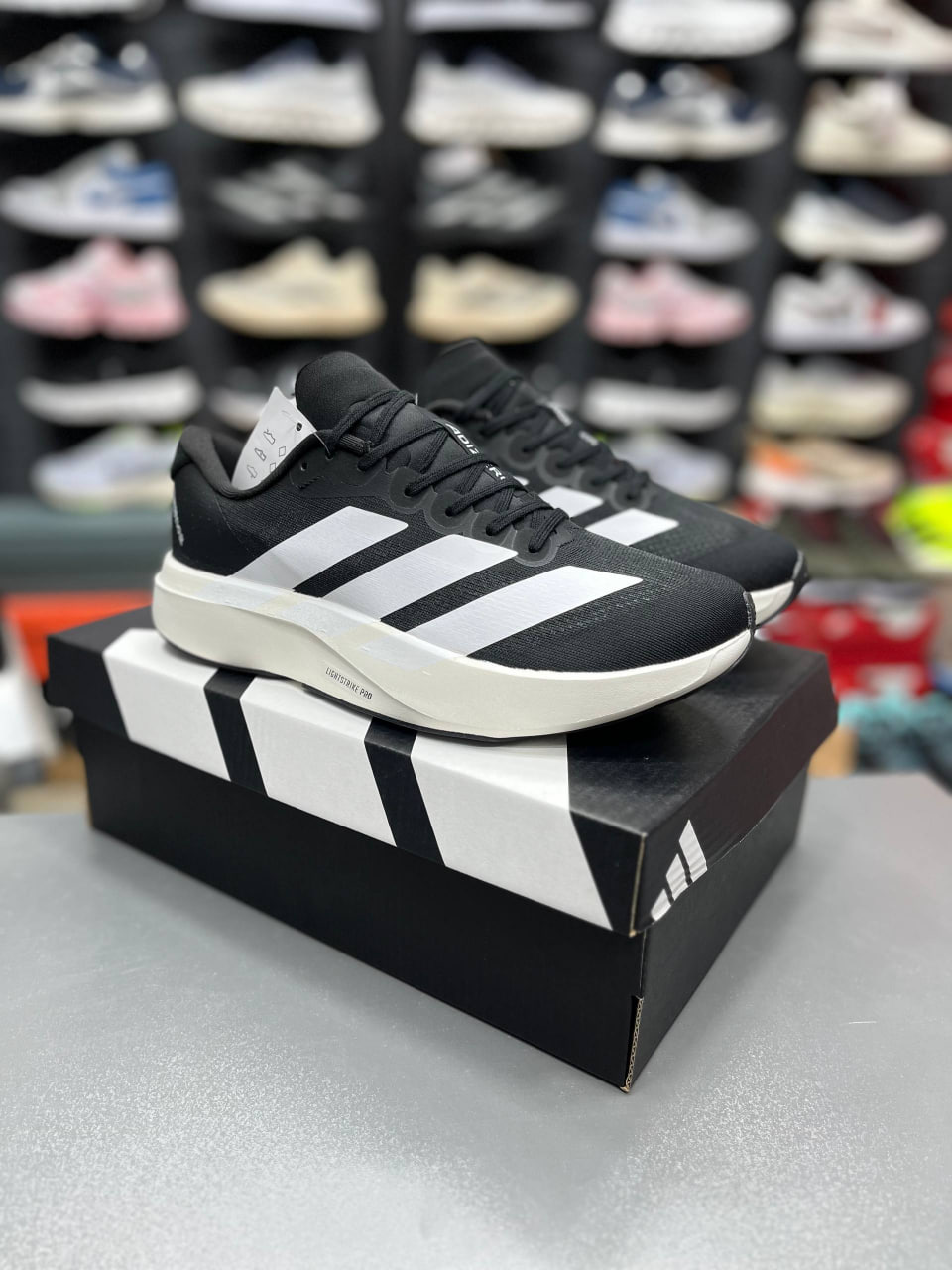 کتونی آدیداس آدی زیرو پرو 4 مسترکوالیتی/سایز ۳۷ الی ۴۵/ساخت ویتنام/Adidas Adizero Pro 4/ضمانت کالا/فروش تک و عمده