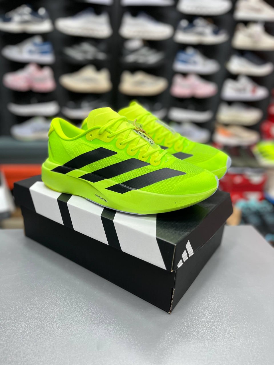 کتونی آدیداس آدی زیرو پرو 4 مسترکوالیتی/سایز ۳۷ الی ۴۵/ساخت ویتنام/Adidas Adizero Pro 4/ضمانت کالا/فروش تک و عمده