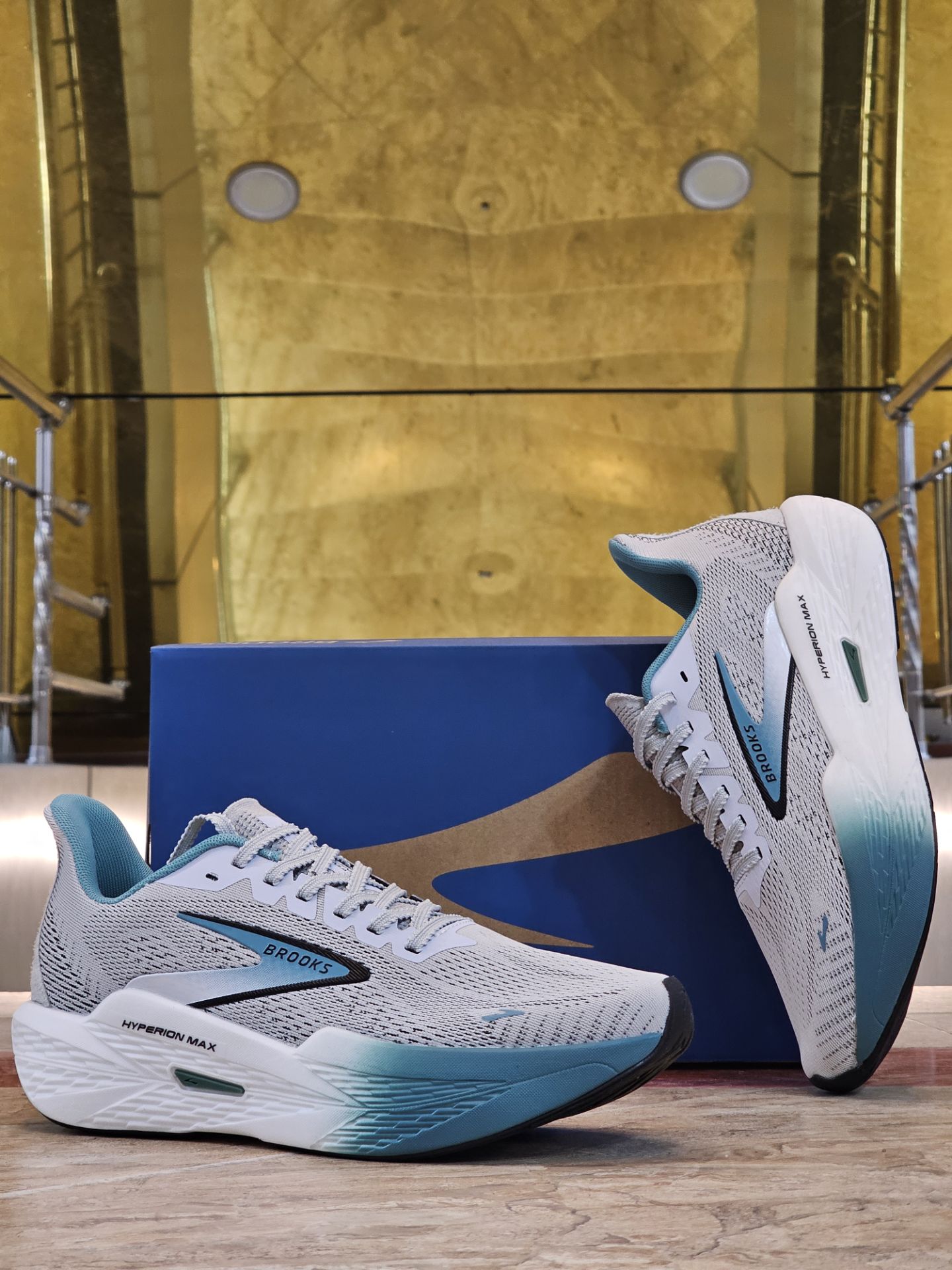 کتونی بروکس هایپریون مکس /سایزبندی 40تا45 /ساخت ویتنام /Brooks Hyperion Max /ضمانت کالا /فروش تک و عمده