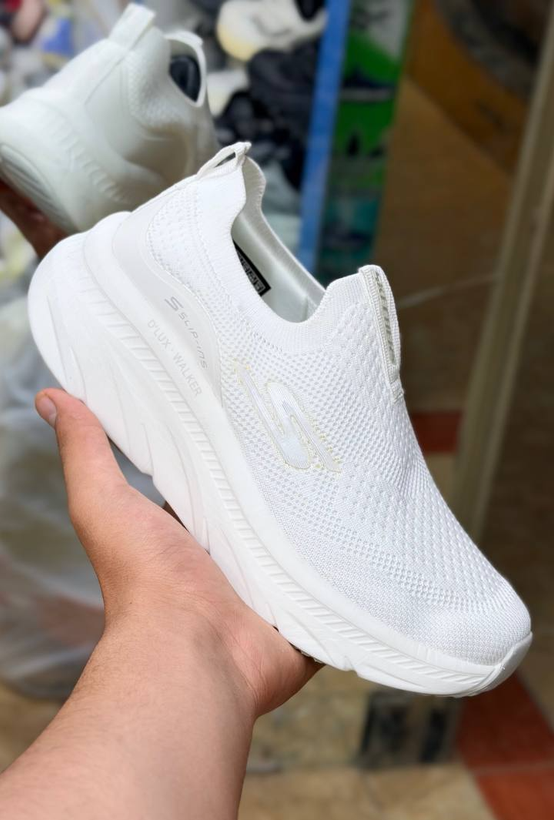 کتونی مسترکوالیتی اسکیچرز مکس کوشن/Skechers Max Cushioning/سایز 37 الی 40/ ساخت ویتنام/ ضمانت کالا