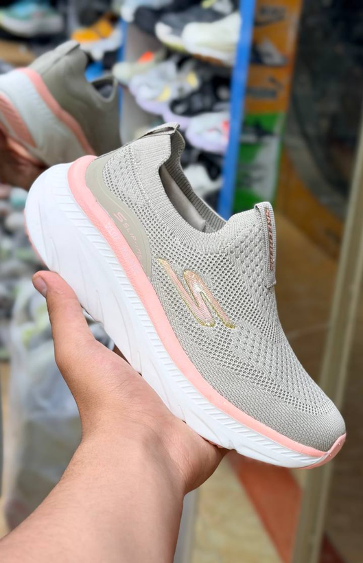 کتونی مسترکوالیتی اسکیچرز مکس کوشن/Skechers Max Cushioning/سایز 37 الی 40/ ساخت ویتنام/ ضمانت کالا