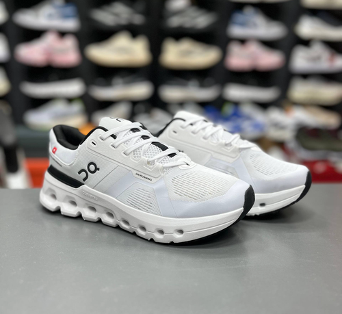 کتونی مسترکوالیتی آن رانینگ کیوسی کلودرانر 2/ سایز 3۷ الی 45/ساخت ویتنام/On Running Cloudrunner 2/ضمانت کیفیت کالا