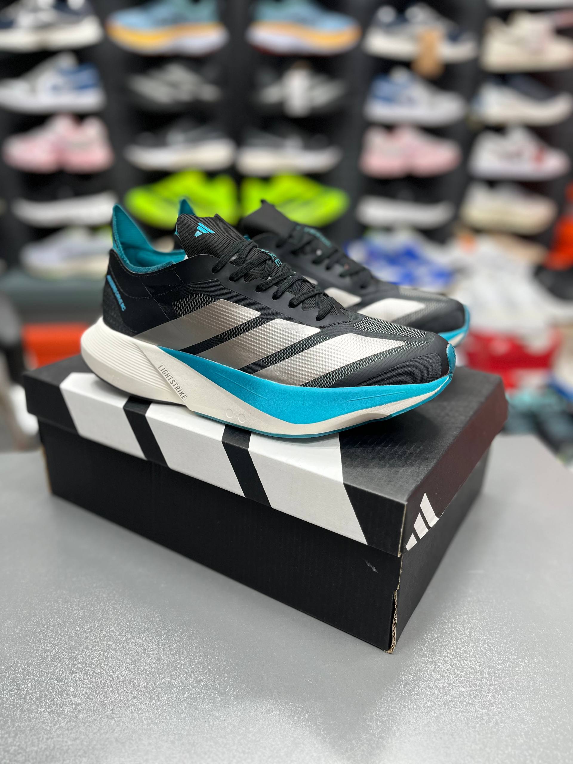 کتونی آدیداس آدی زیرو پرو 4 مسترکوالیتی/سایز ۴۰ الی ۴۵/ساخت ویتنام/Adidas Adizero Pro 4/ضمانت کالا/فروش تک و عمده
