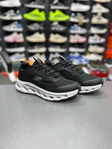 کتونی اسکیچرز اولترا گو مسترکوالیتی /سایز ۴۰ الی ۴5 /Skechers Ultra Go /ساخت ویتنام /ضمانت کالا /فروش تک و عمده