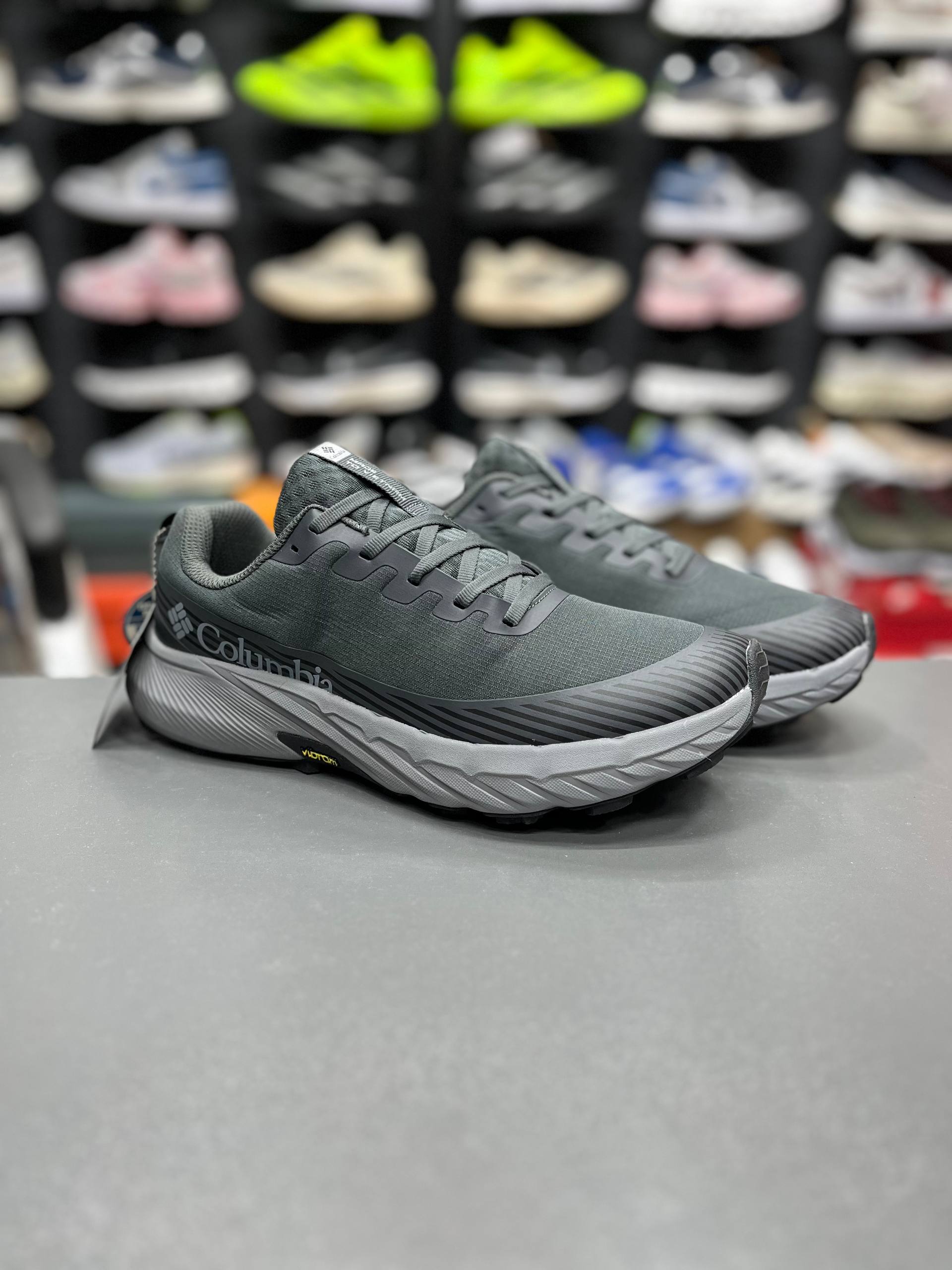کتونی طبیعت‌گردی کلمبیا با زیره ویبرام/سایز ۴۰ الی ۴۵/ساخت ویتنام/ Columbia OutDry Vibram/ضمانت کالا/فروش تک و عمده
